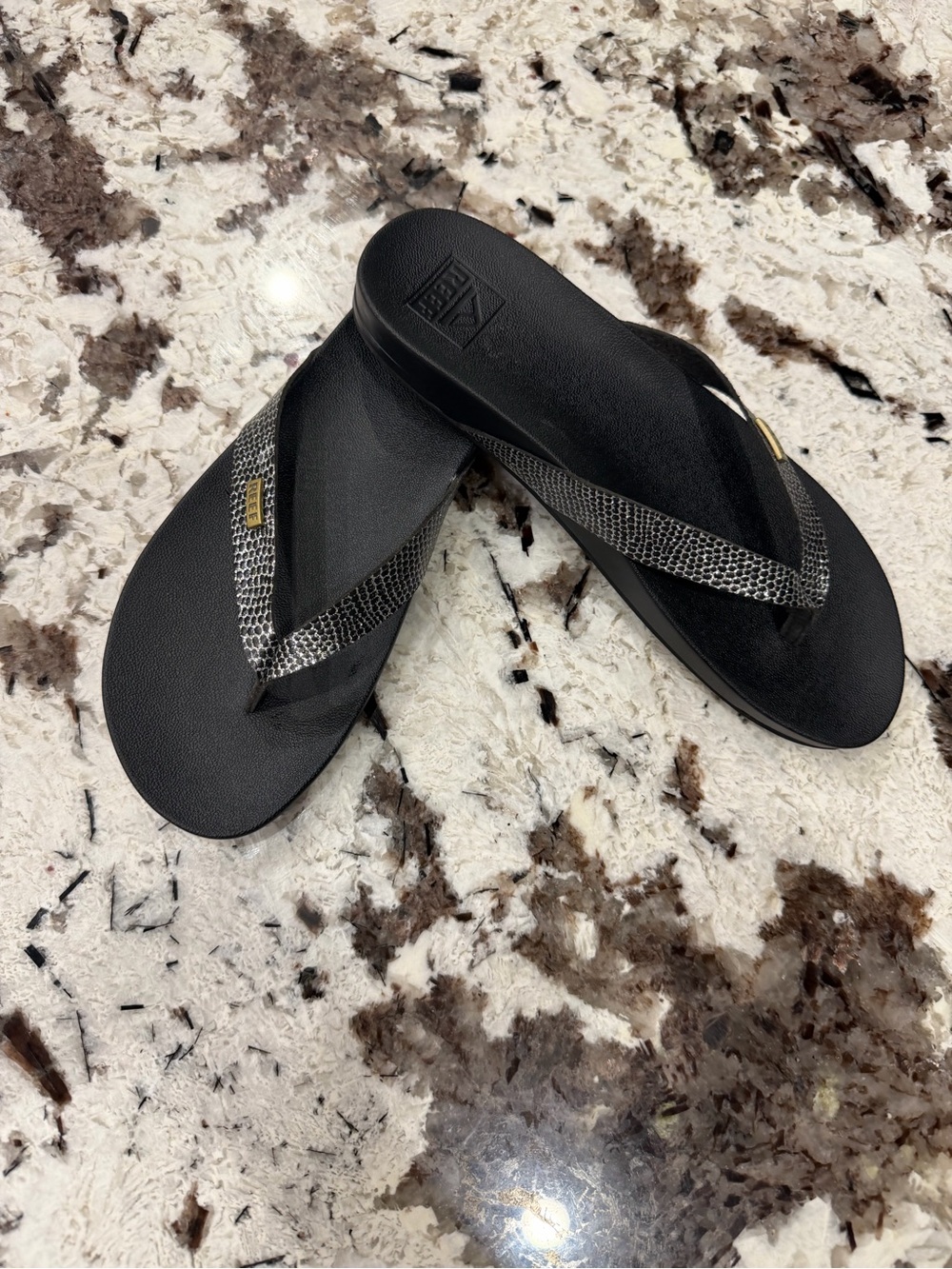 Flip-flops (Reef) - Picture 9 of 9